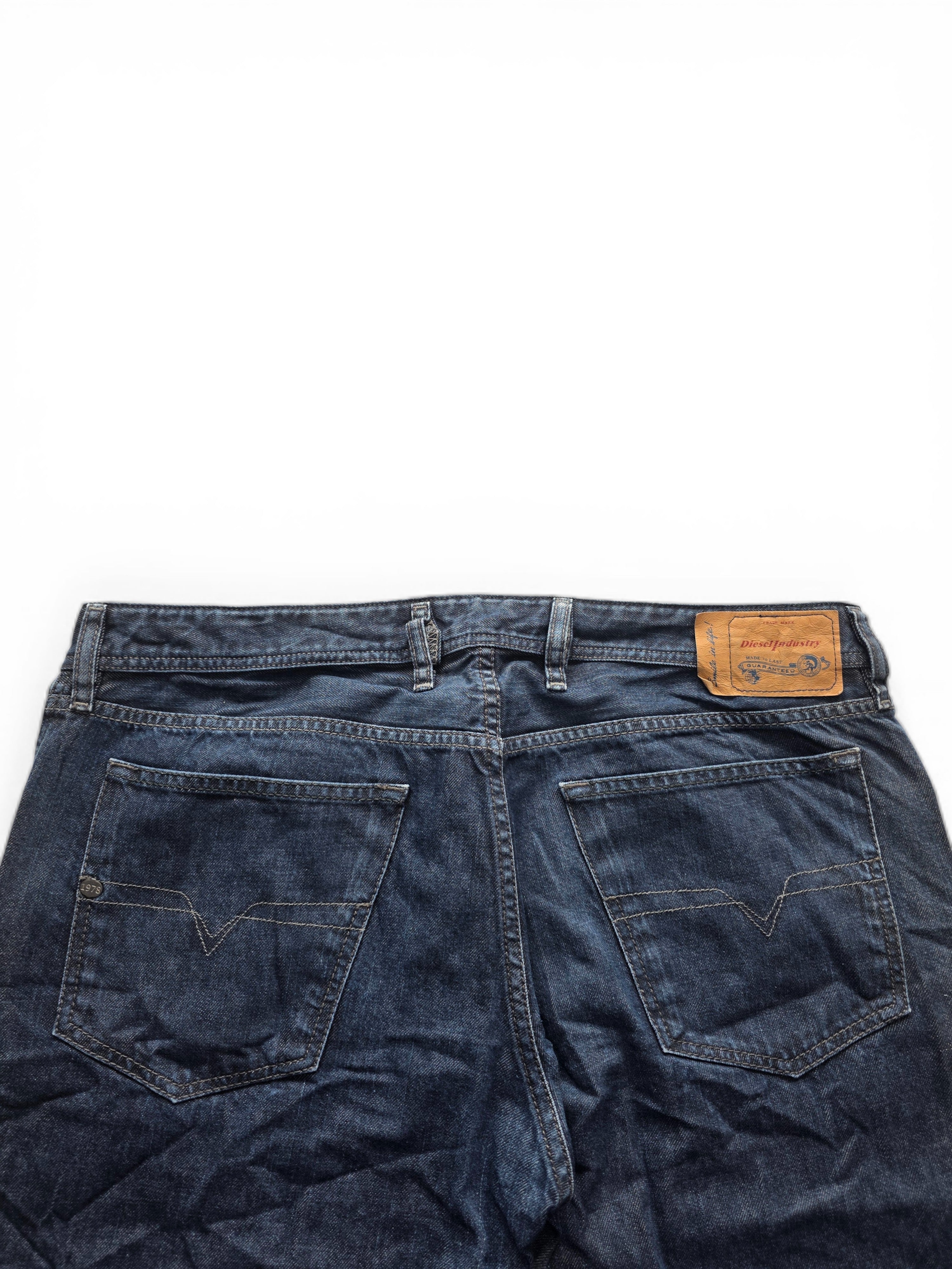 Diesel Straight Jeans (XL)