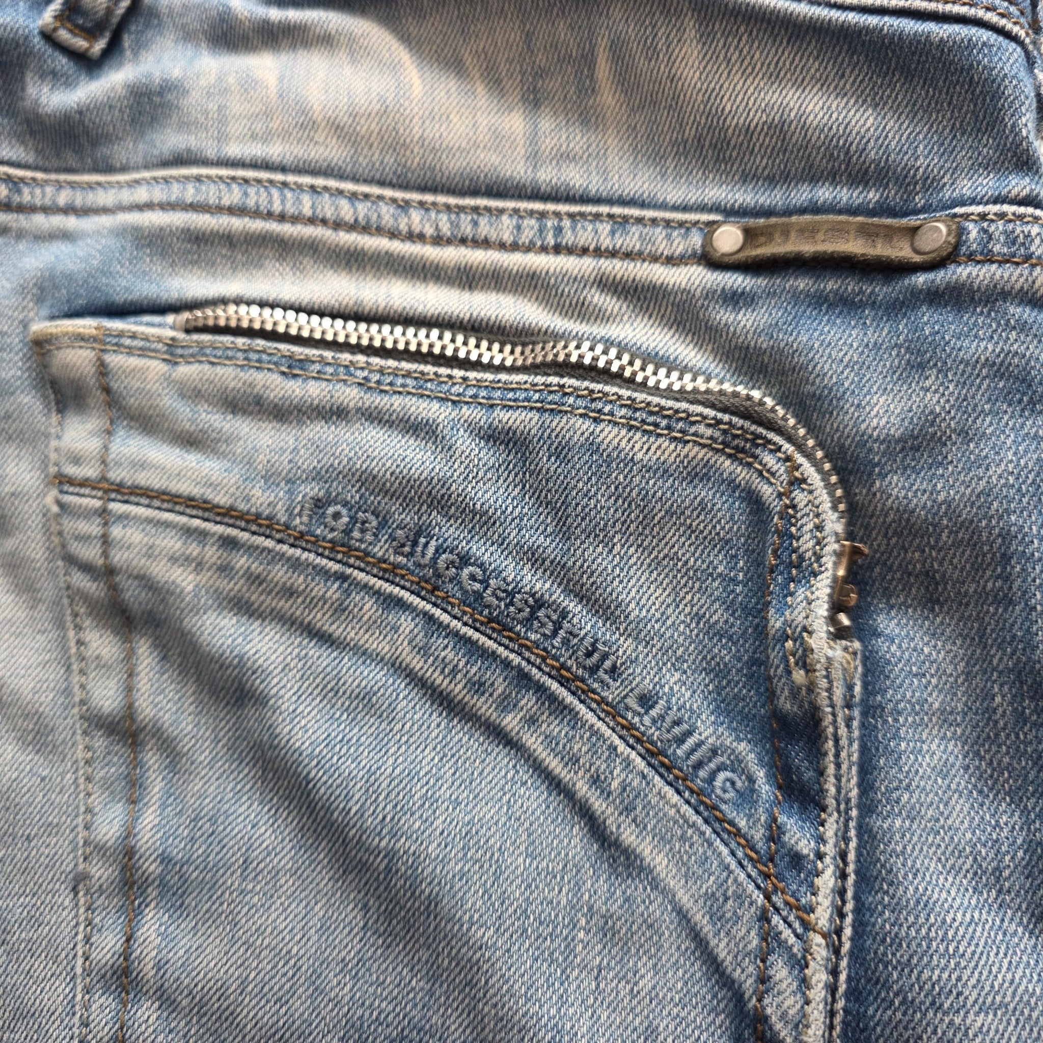 Diesel Straight Jeans (M)