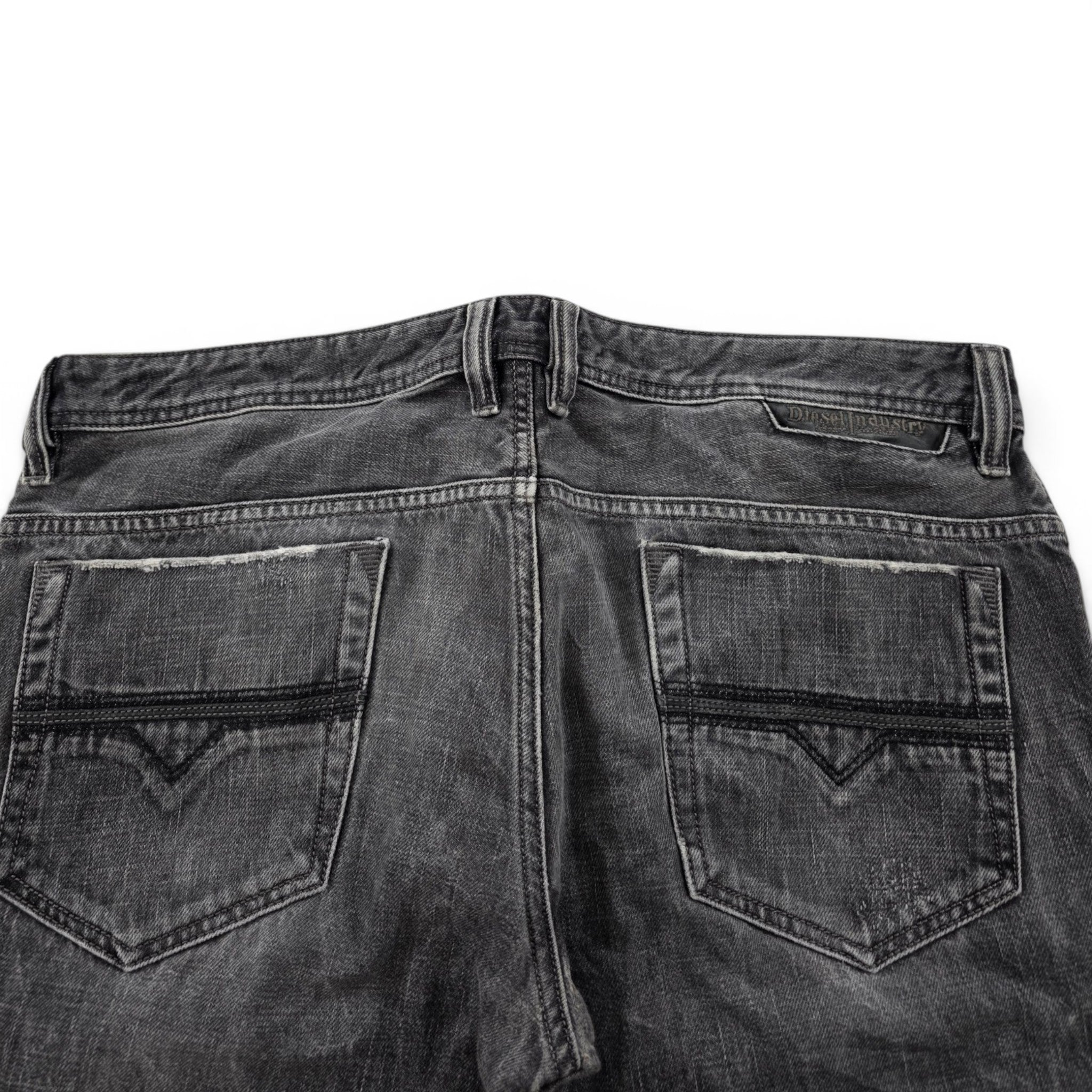 Diesel Straight Jeans (XL)